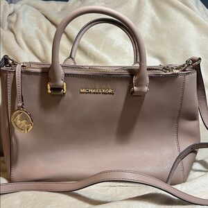 Michael Kors purse in very good condition